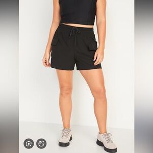 NWT Old Navy High-Waisted StretchTech Cargo Shorts 5-inch inseam